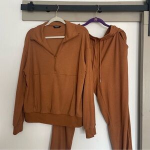 Women’s Brown Ribbed Zip-Up Sweatsuit Set